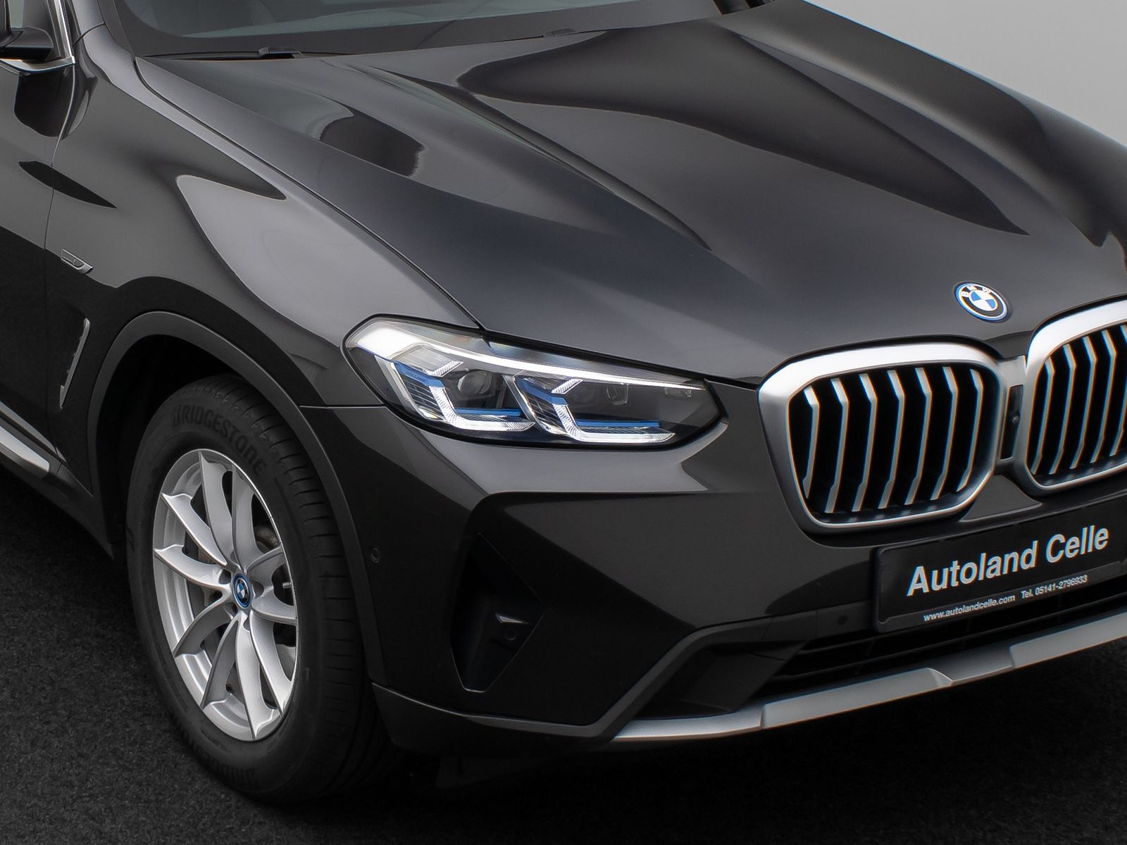 Fahrzeugabbildung BMW X3 xD30e Panorama Laser 360°HUD DAB HiFi Sport