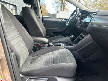 Volkswagen Touran - 4