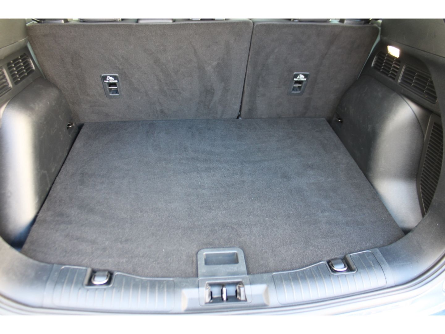Fahrzeugabbildung Ford Kuga Titanium 2.0 EcoBlue 4x4 LED HeadUp Navi RF