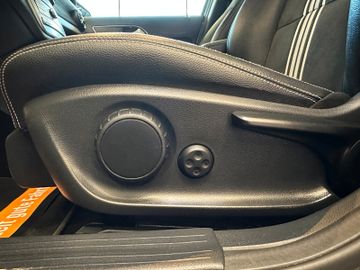 Mercedes-Benz GLA 220 d *4Matic *AHK*AMG*Pano*G Tronic*