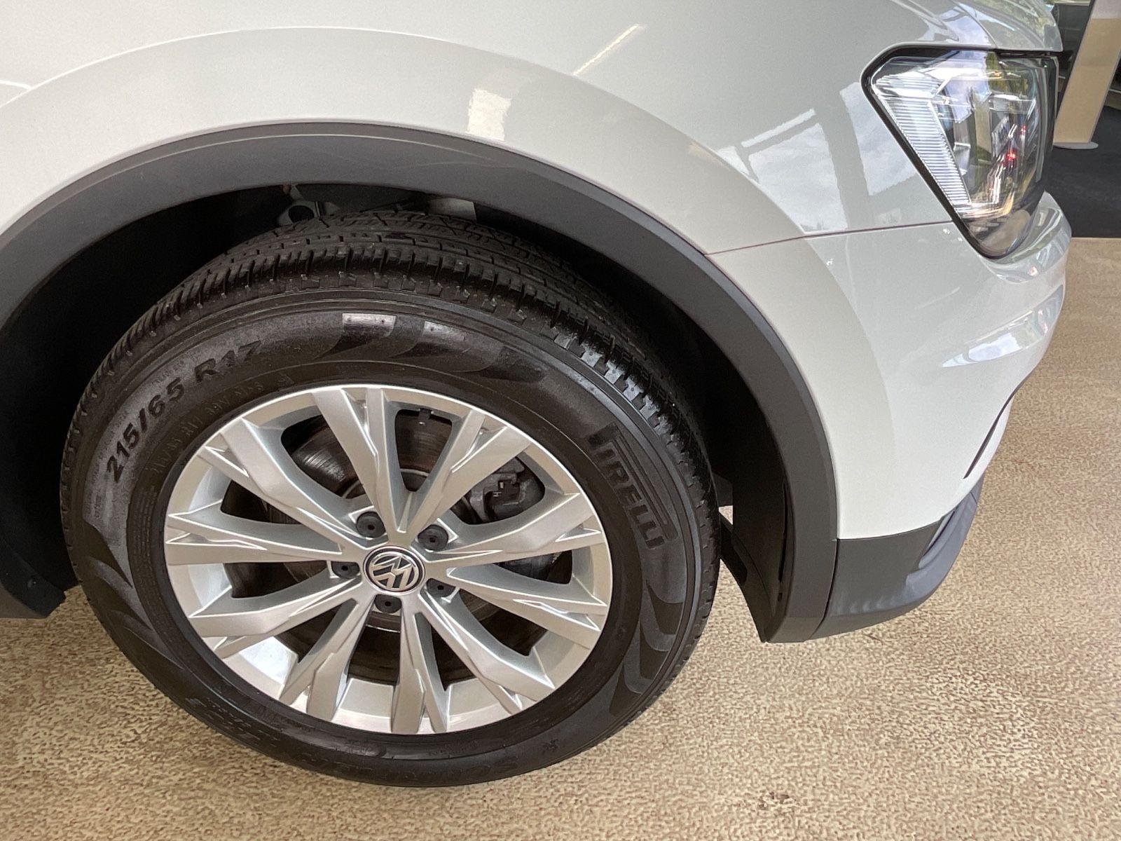 Fahrzeugabbildung Volkswagen Tiguan 1.4TSI DSG Comfortline *LED*NAVI* 1.HAND*