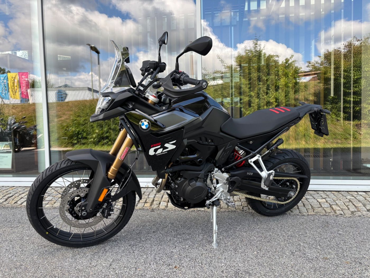 Fahrzeugabbildung BMW F 900 GS Dynamik Enduro-Paket Pro