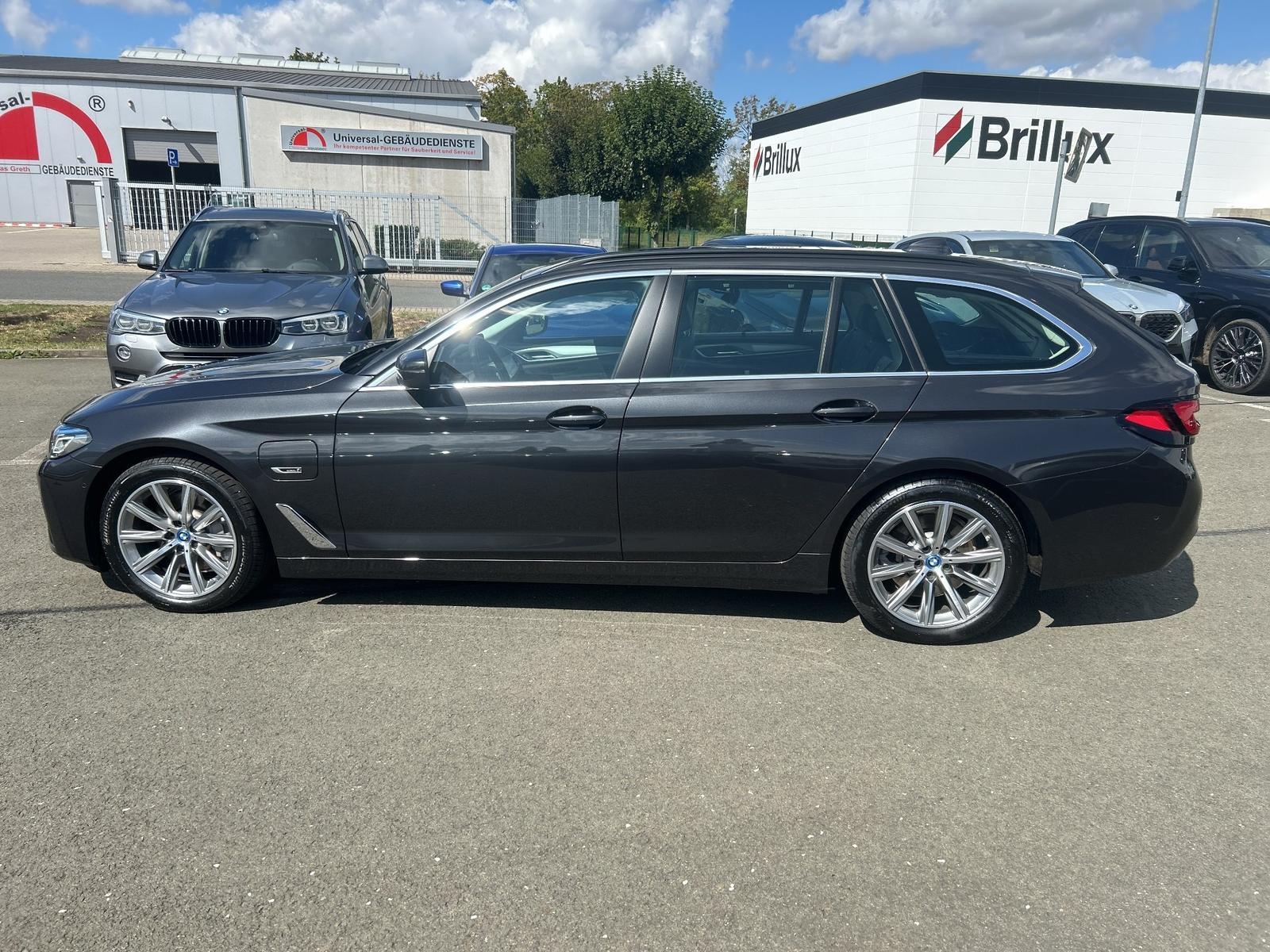 BMW 530e Tour LASER PANO Head-Up Komfortsitz Laserli