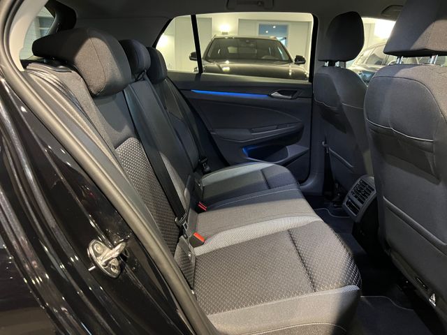 Volkswagen Golf 1.5 TSI Active | LED | Navi | App | DAB Volkswagen Golf 1.5 TSI Active | LED | Navi | App | DAB