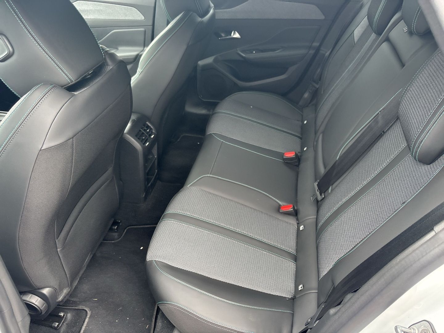 Fahrzeugabbildung Peugeot 308 SW Allure 1.5 BlueHDi 130 EU6e
