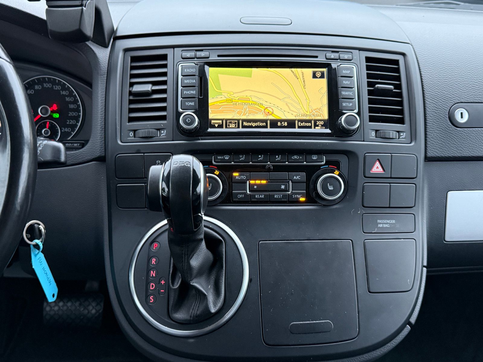 Fahrzeugabbildung Volkswagen T5 Multivan TDI DSG Highline AHK GRA Navi Kamera