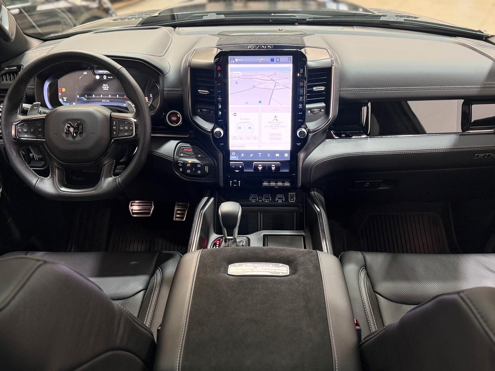 Fahrzeugabbildung Dodge RAM 1500 RHO H/O Olive Edition