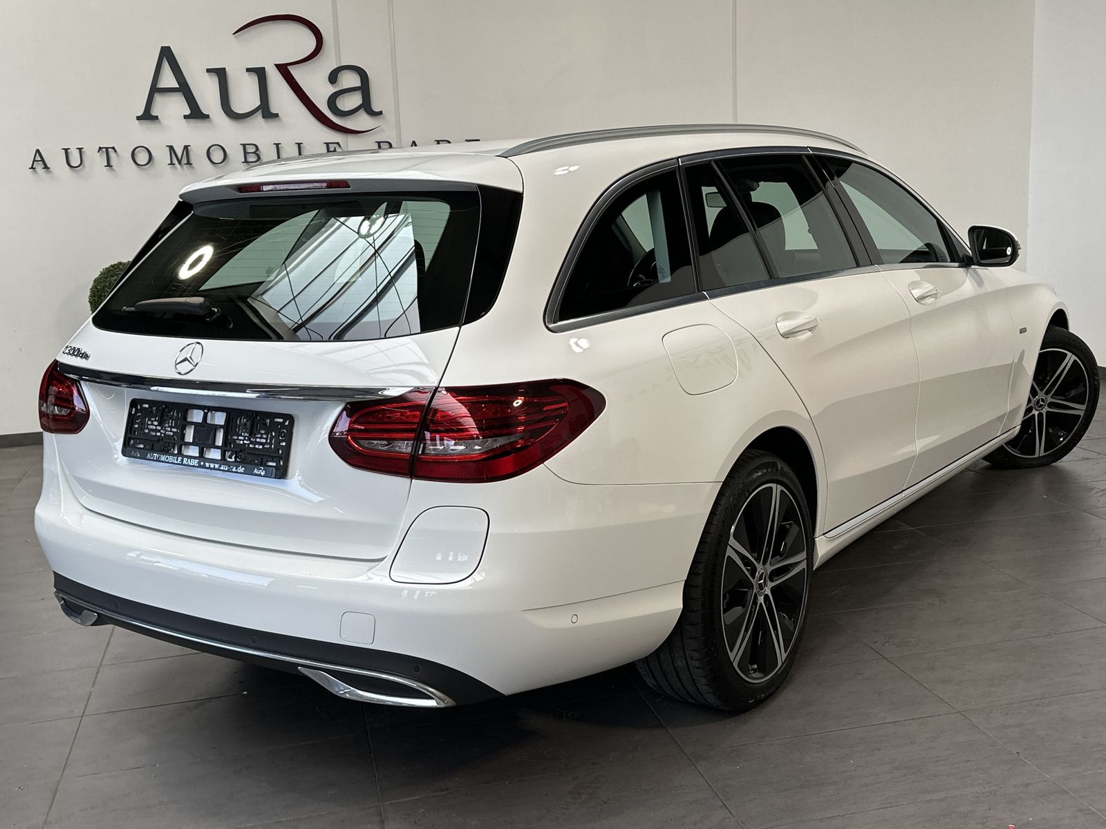Fahrzeugabbildung Mercedes-Benz C 300de T Avantgarde NAV+LED+KAM+CARPLAY+18ZO+PP