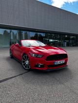 Ford Mustang 5.0 Ti-VCT V8 GT Auto GT - Ford Mustang mit Benzin-Antrieb: Cabrio, 5.0