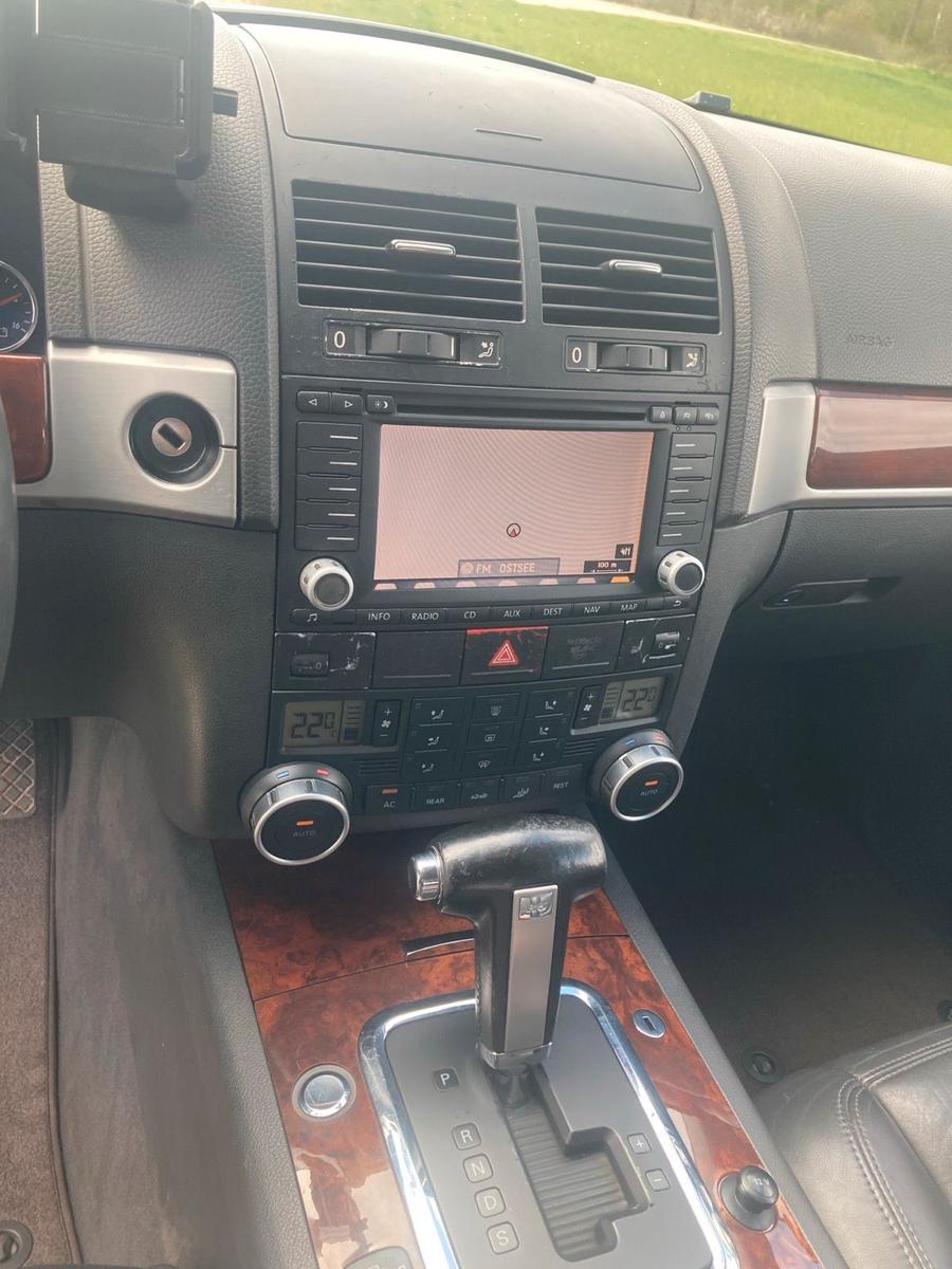 Volkswagen Touareg 2005 — photo 8