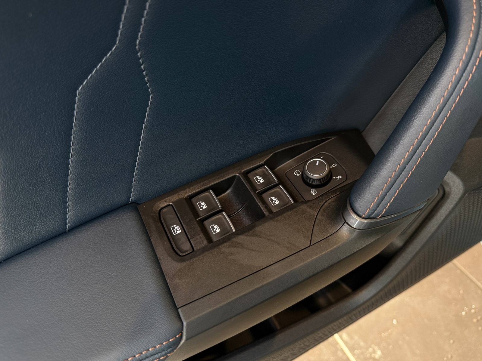 Fahrzeugabbildung CUPRA Formentor VZ e-Hybrid AHK PANO LED LEDER