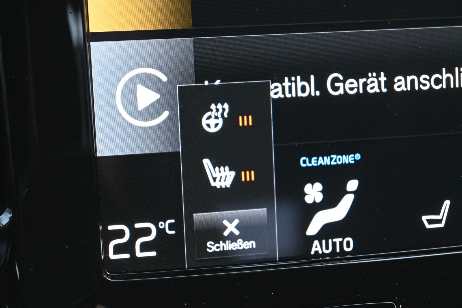 Fahrzeugabbildung Volvo XC40 T4 Recharge Plus Dark*LED*STHZ*CAM*AHK