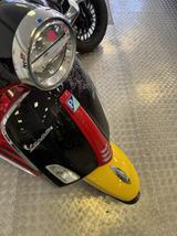 Vespa Primavera 50 ccm Mickey Mouse - 50ccm Motorräder & Roller