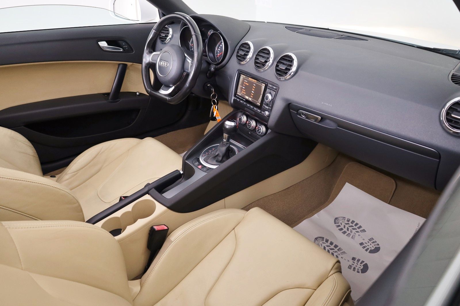 Fahrzeugabbildung Audi TT 2.0 TFSI Roadster Leder,Navi,Xenon,SH,SR+WR