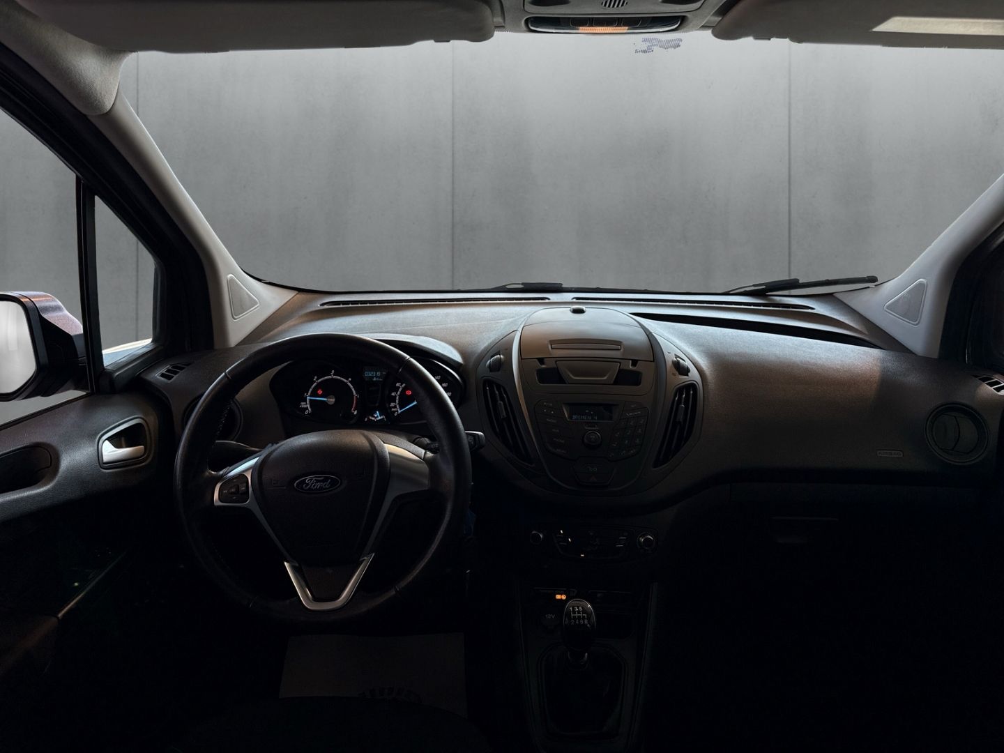 Fahrzeugabbildung Ford Transit Courier Trend DAB Notbremsass. Tel.-Vorb