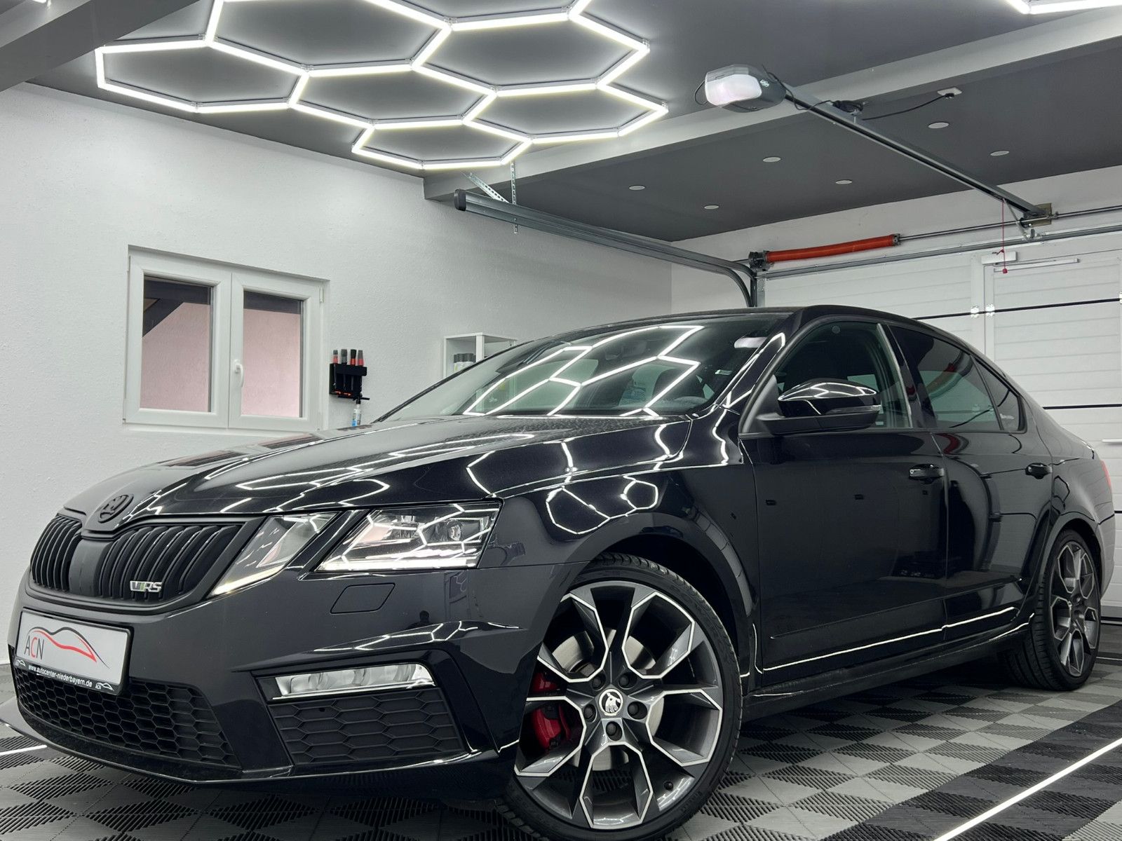 Fahrzeugabbildung SKODA Octavia 2.0 TDI Lim RS NAV/MEMORY/SMART/ACC/DAB