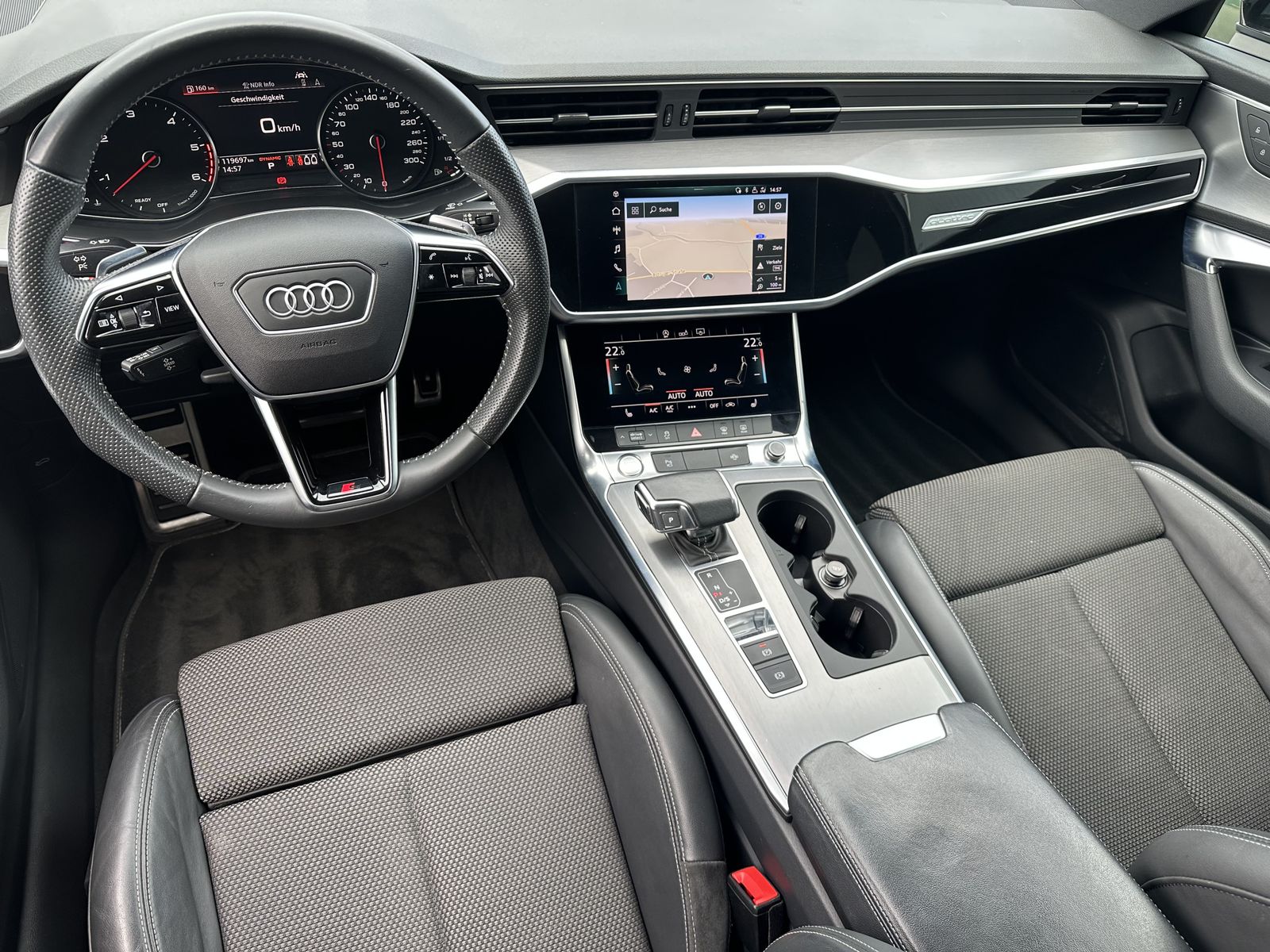 Fahrzeugabbildung Audi A6 Avant 45 TDI Qu S-Line NAV+LED+KAMERA+19ZO+PP