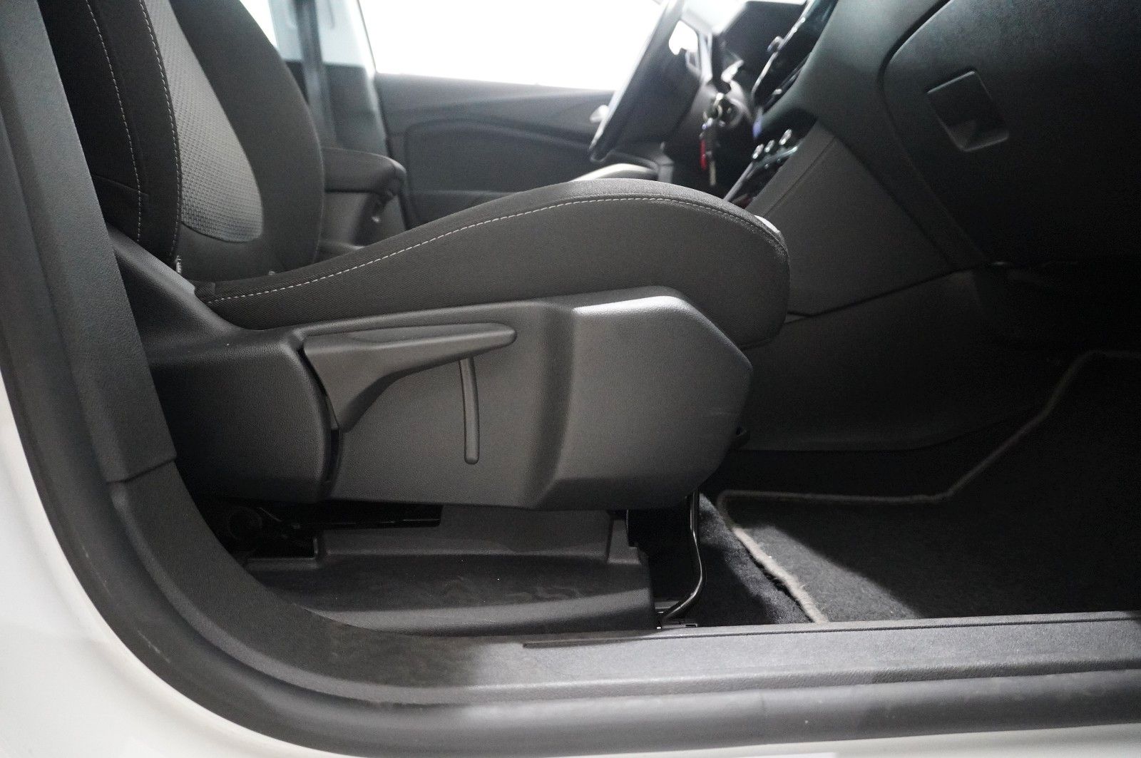 Fahrzeugabbildung Opel Grandland (X) 1.5D BUSINESS NAVI/LED/KAMERA/DAB