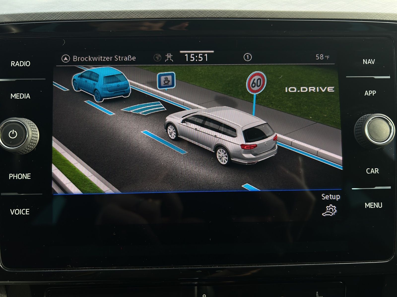 Fahrzeugabbildung Volkswagen Passat Variant Business TDI DSG LED ACC SHZ Rear