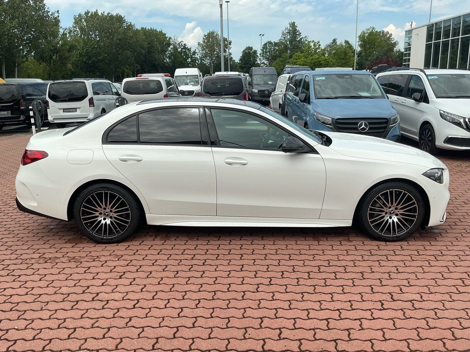 Mercedes-Benz C 200 AMG Edition PanoD 360Ka Nightp Mem Distro foto 8