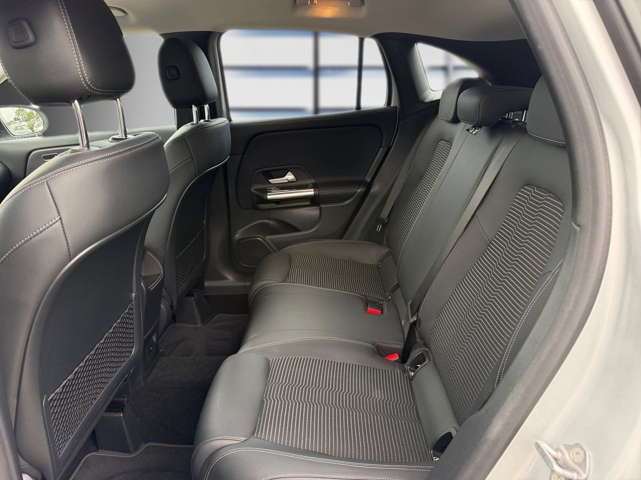 Fahrzeugabbildung Mercedes-Benz GLA 220 d 4m OFFROAD+NIGHT+AHK+KAMERA+LED+