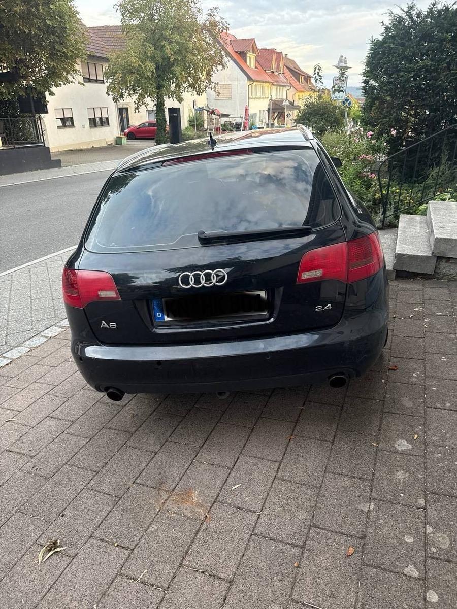 Audi A6 2006 — вигляд ззаду