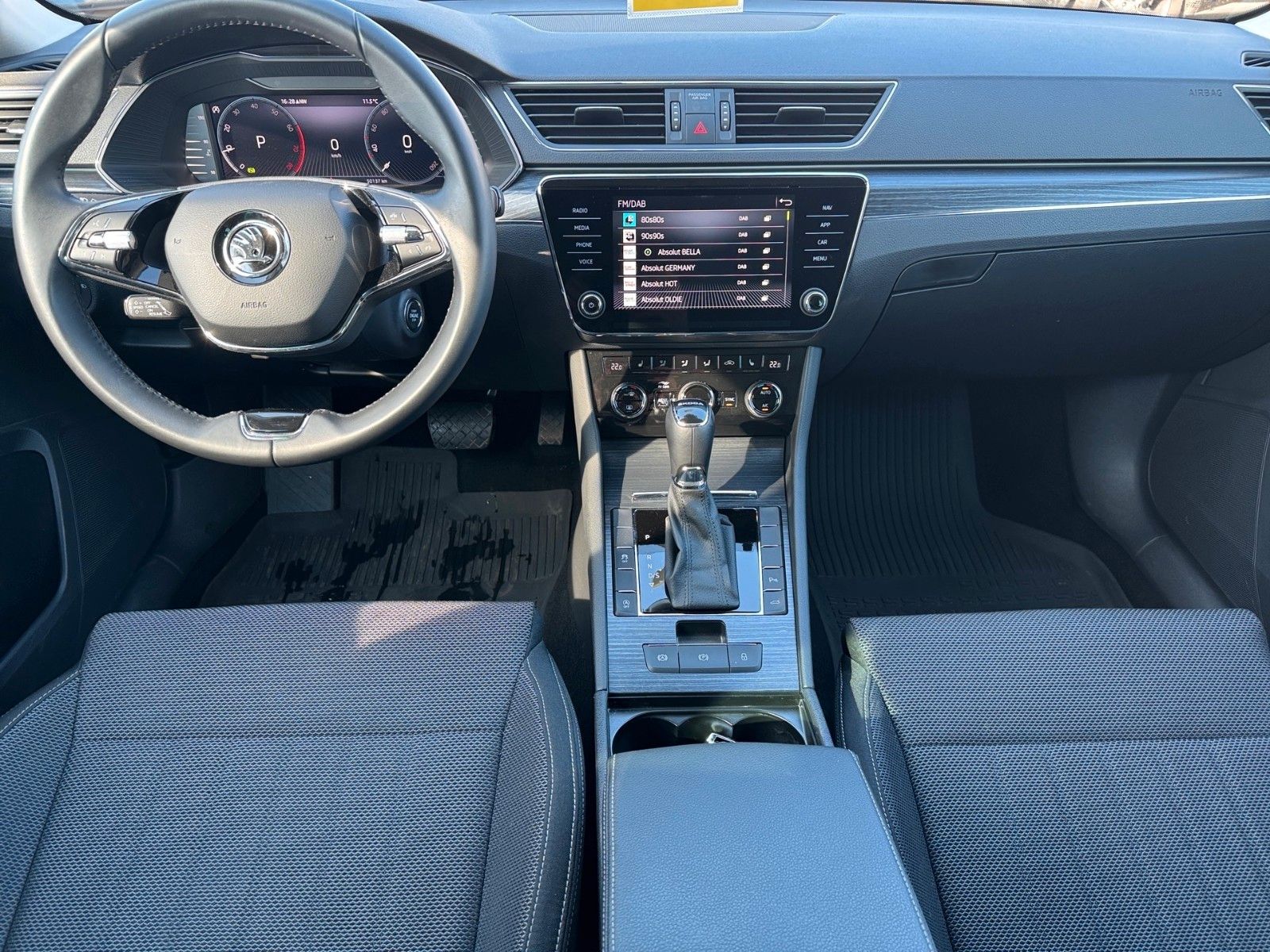 Fahrzeugabbildung SKODA Superb Combi Style 2.0 TSI
