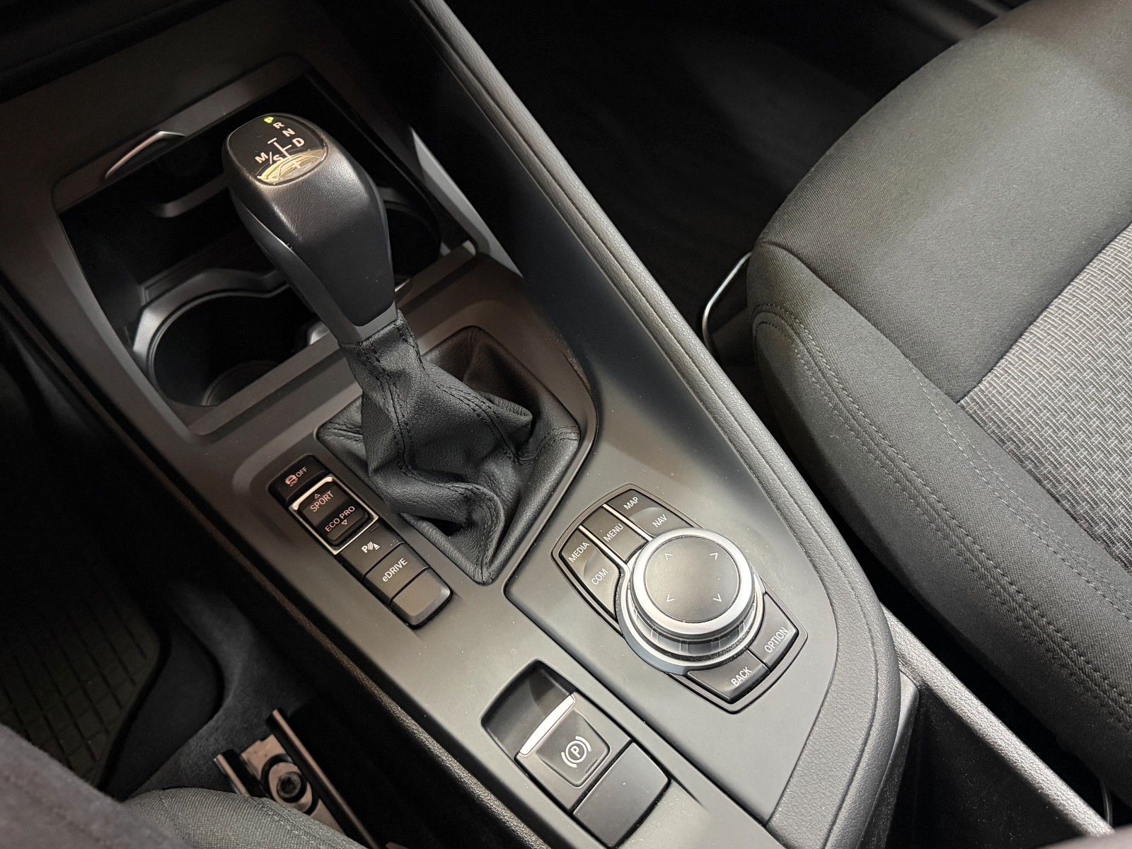 BMW X1 xDrive 25 e Advantage Hybrid 8xRäder TÜV9-27 foto 19