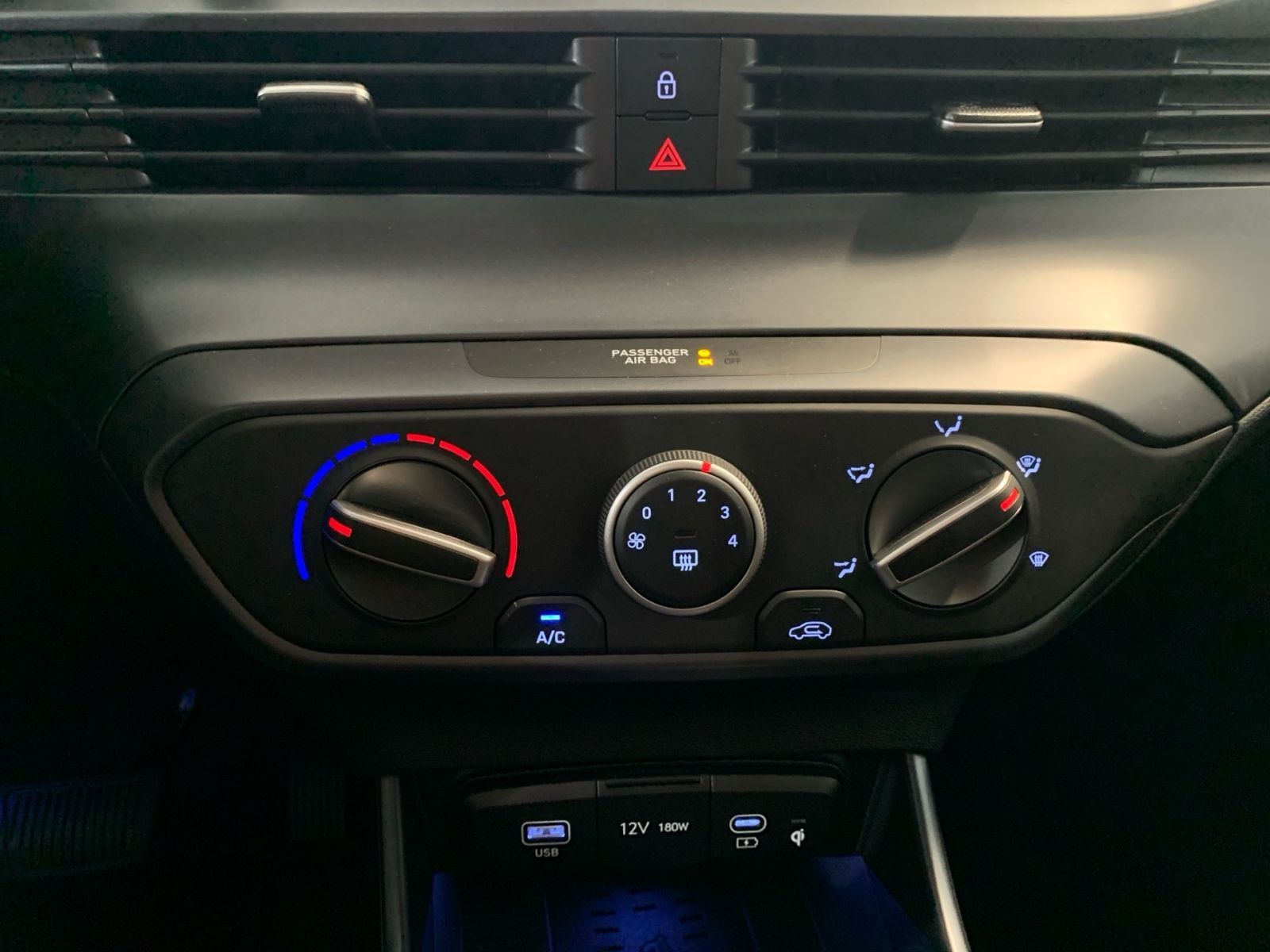 Fahrzeugabbildung Hyundai i20 1.0 T-GDI 7-DCT Trend Navi