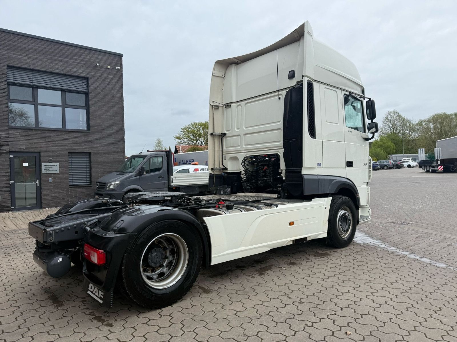 Fahrzeugabbildung DAF XF 530 FT mit Hydraulik sehr gepflegt