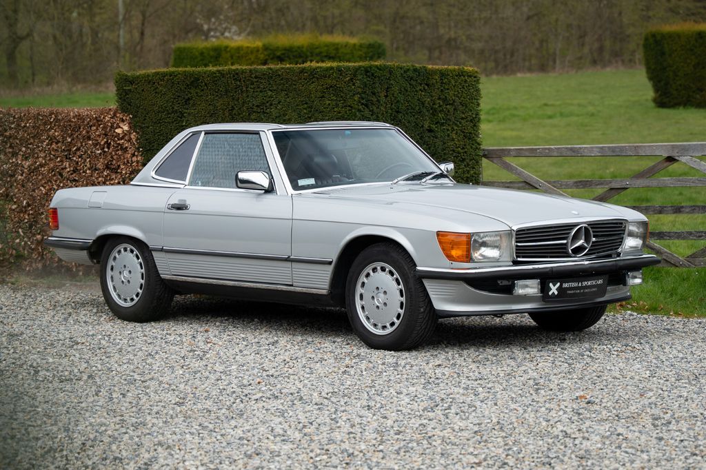 Mercedes-Benz SL 560