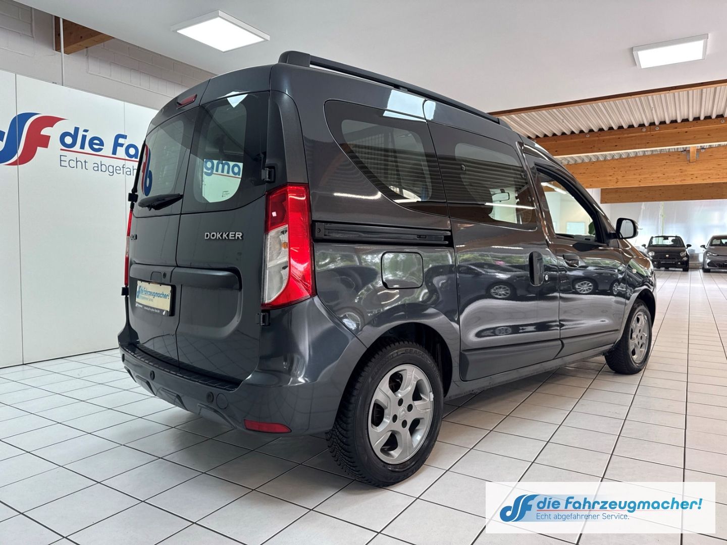 Fahrzeugabbildung Dacia Dokker Celebration ACC Apple CarPlay Android Aut
