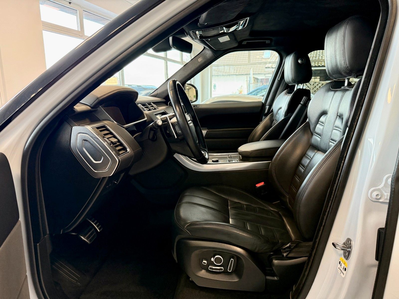 Fahrzeugabbildung Land Rover Range Rover Sport 3.0 SDV6 Autobiography Dynamic