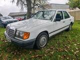 Mercedes-Benz Mercedes Benz E260 W124 H Kennzeichen - Mercedes-Benz E 260 von privat