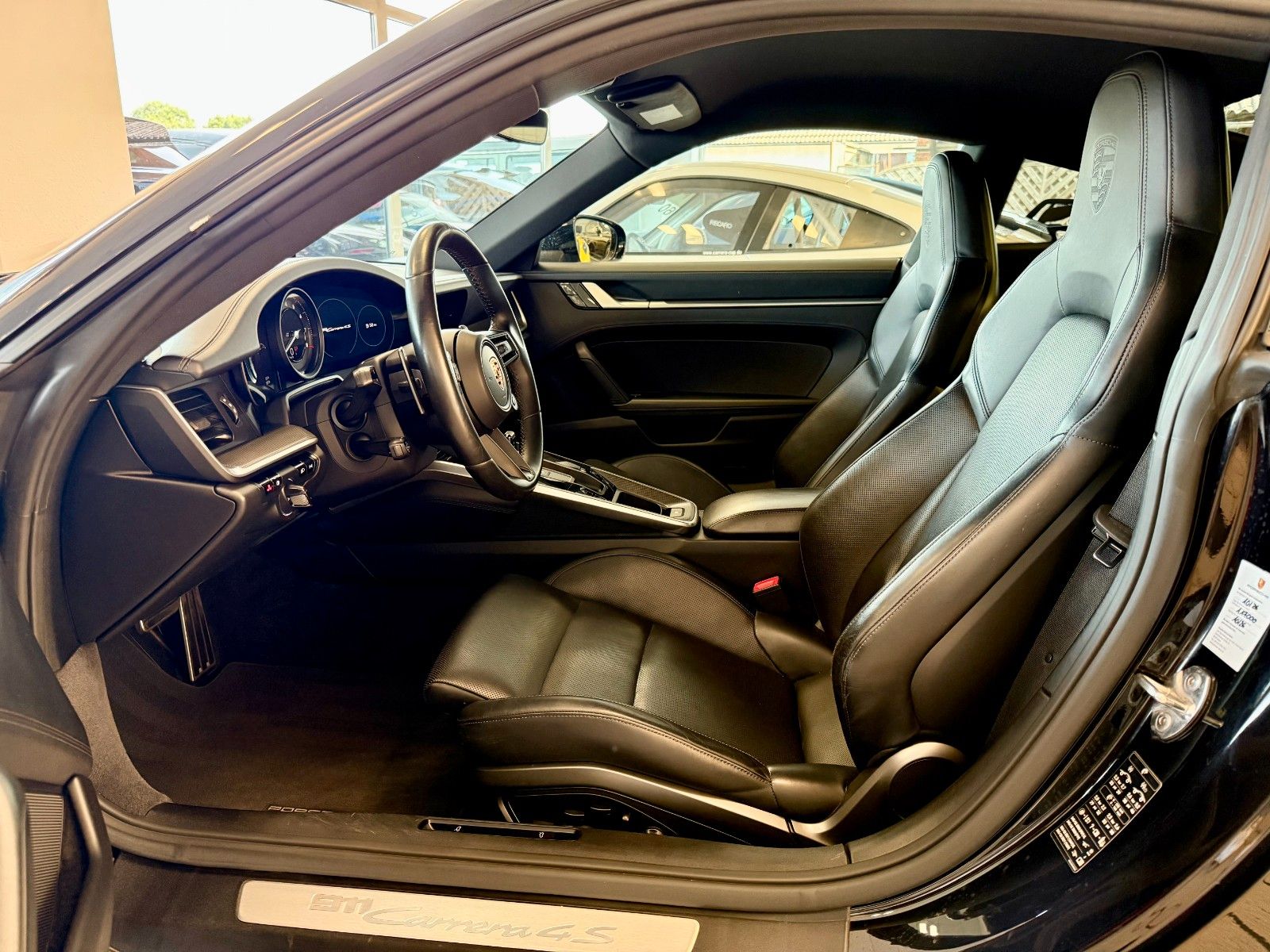 Fahrzeugabbildung Porsche 911 992 Carrera 4S SportDesign/ACC/SCP/APPROVED