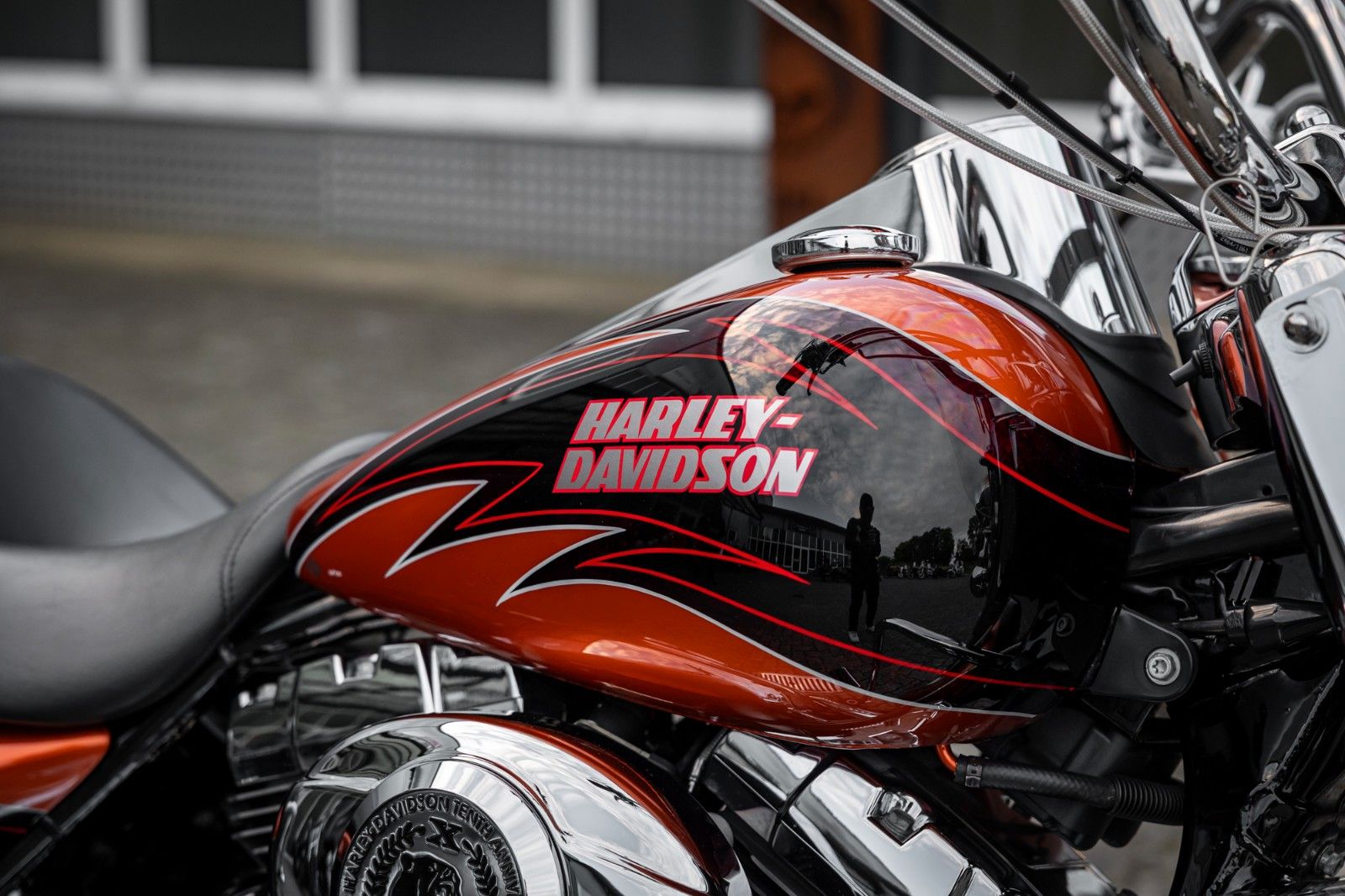 Fahrzeugabbildung Harley-Davidson FLHRC Road King Classic - BLACK BEAR - SELTEN