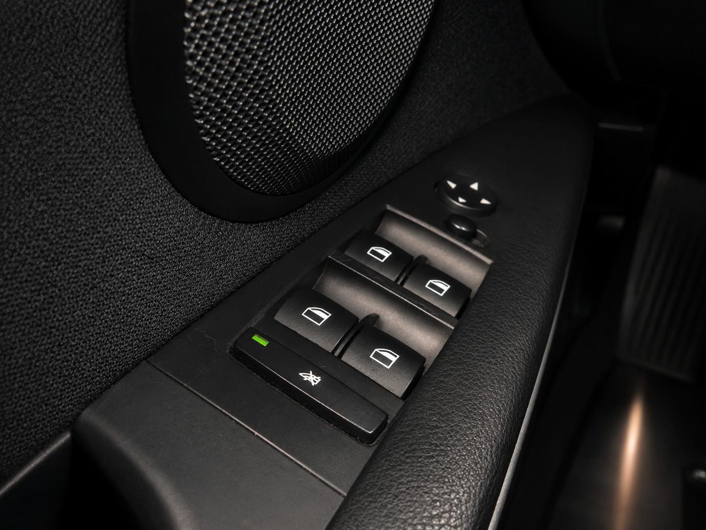 BMW 320 2006 — photo 19