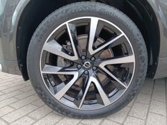 Fahrzeugabbildung Volvo XC90 B5 D AWD Plus Dark '360Surround Kamera'