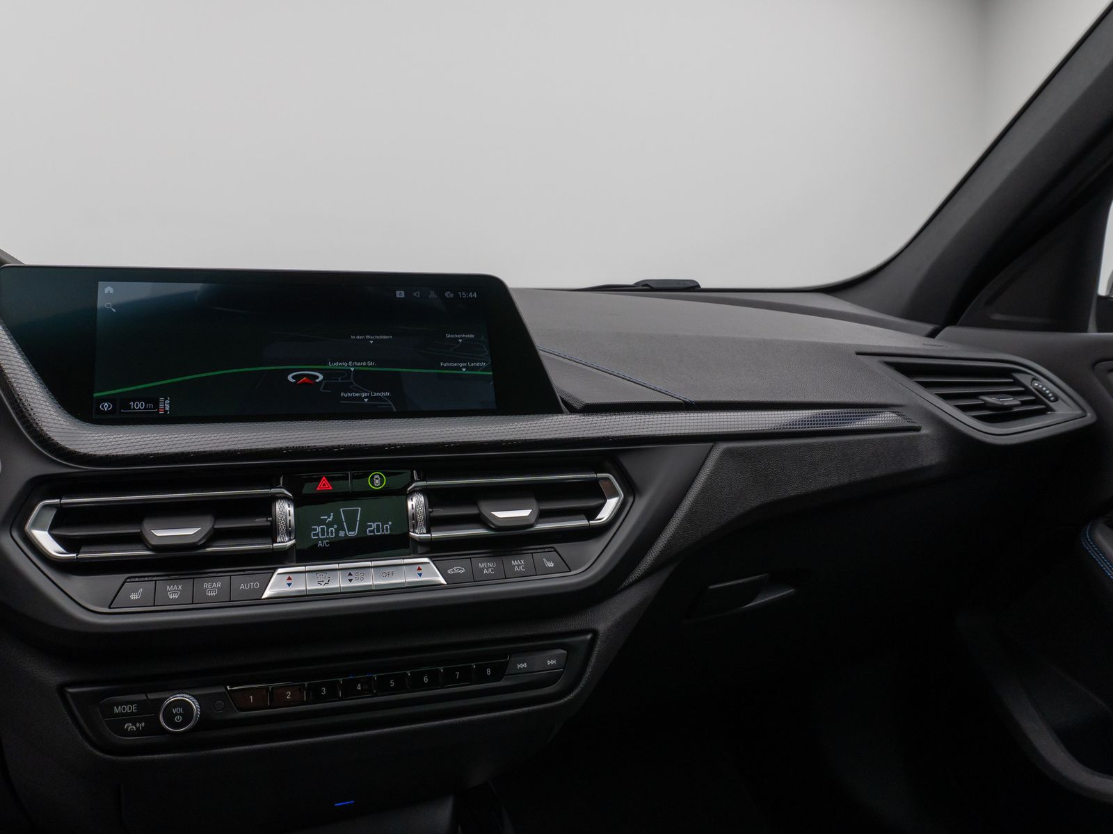 Fahrzeugabbildung BMW 120i M Sport Panorama PDC DAB Lenkrhzg Komfort