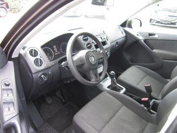 Volkswagen Tiguan - 10