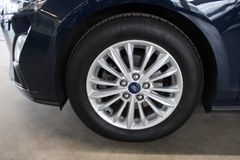 Fahrzeugabbildung Ford Focus Titanium Automatik Scheiben + Sitzheizung