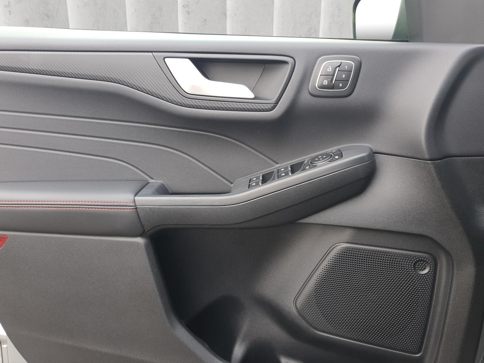 Ford Kuga ST-Line X*PANO*AHK*LED-MATRIX*360GRAD*ACC*N