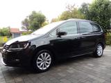 Volkswagen Sharan 2.0 TDI SCR 135kW Highline Pano,Kindersit - : Van, Kinder