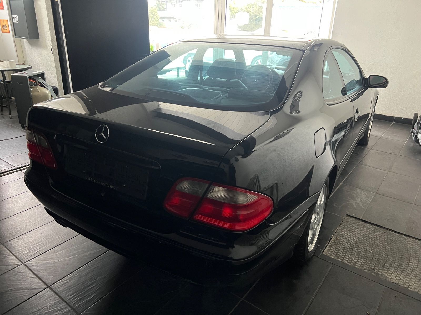 Fahrzeugabbildung Mercedes-Benz CLK 320 AVANTGARDE * 1.HAND *