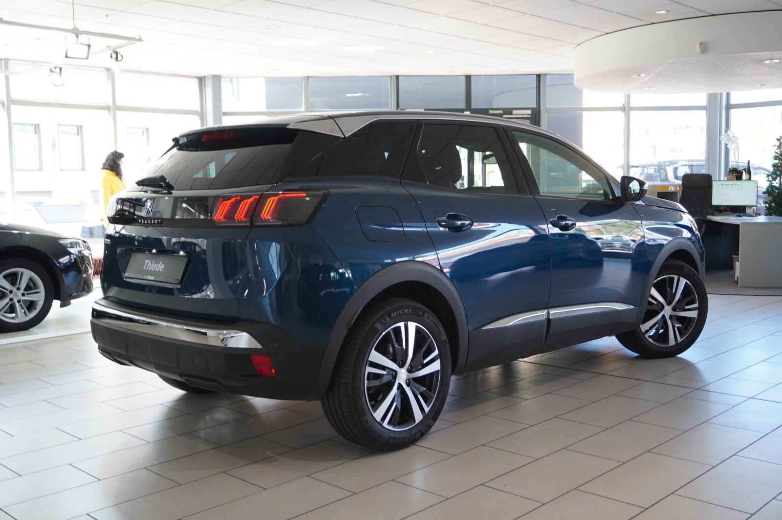 Fahrzeugabbildung Peugeot 3008 1.2T ALLURE PACK NAVI/LED/KAMERA/SPORT/DAB+
