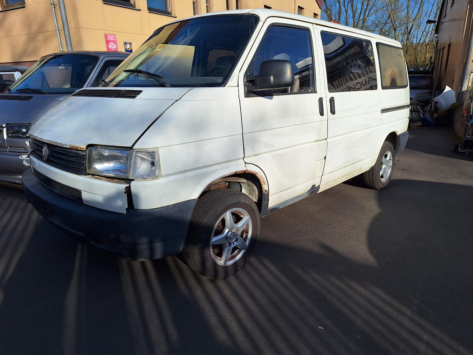 Volkswagen T4  2,5L Benzin  7 Sitzer 2 Schiebetüren  5 Gang