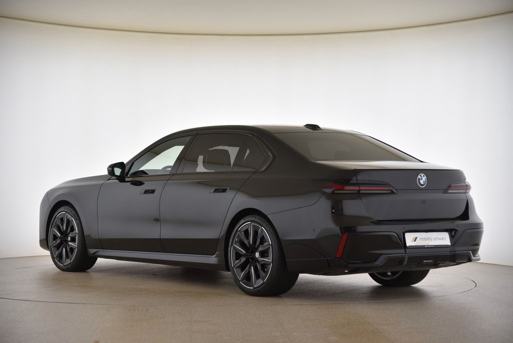 BMW 740
