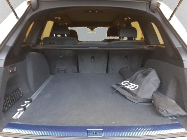 Fahrzeugabbildung Audi Q7 SUV S line TFSIe B&O PANO AHK Matrix Kamera