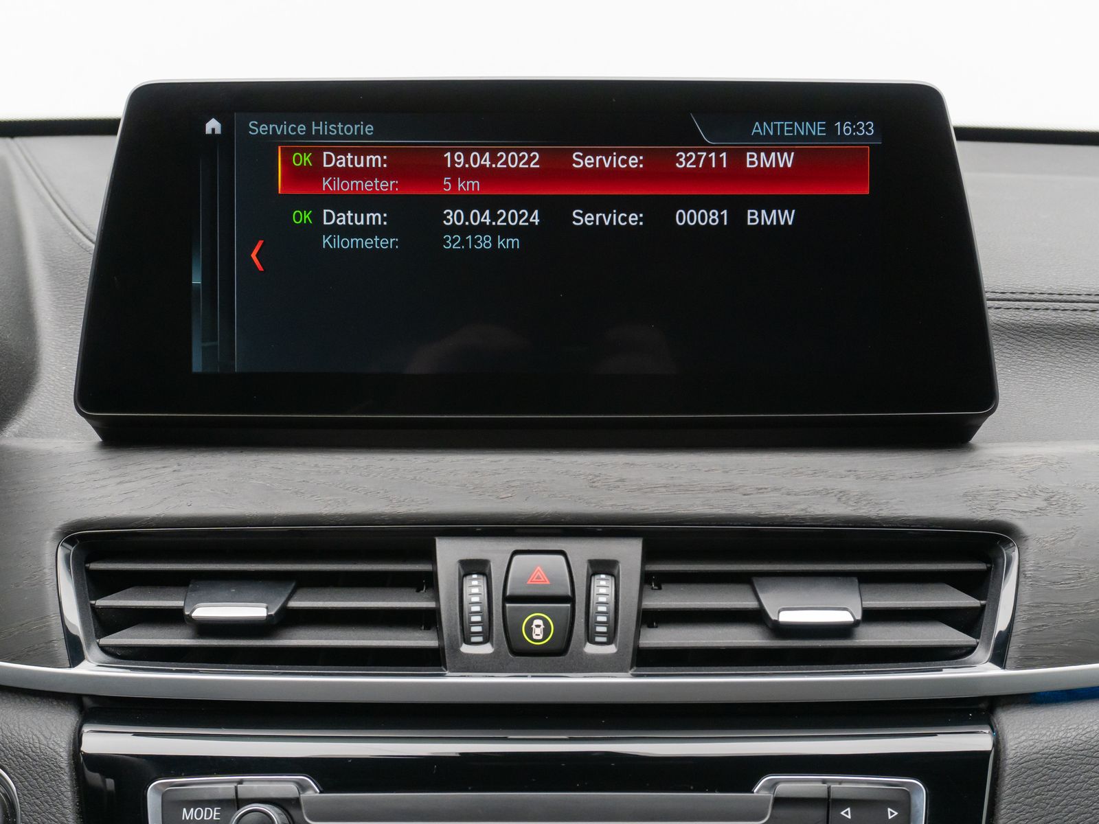 Fahrzeugabbildung BMW X1 xD25e xLine HUD Navi+ HiFi DAB Kamera 19Zoll