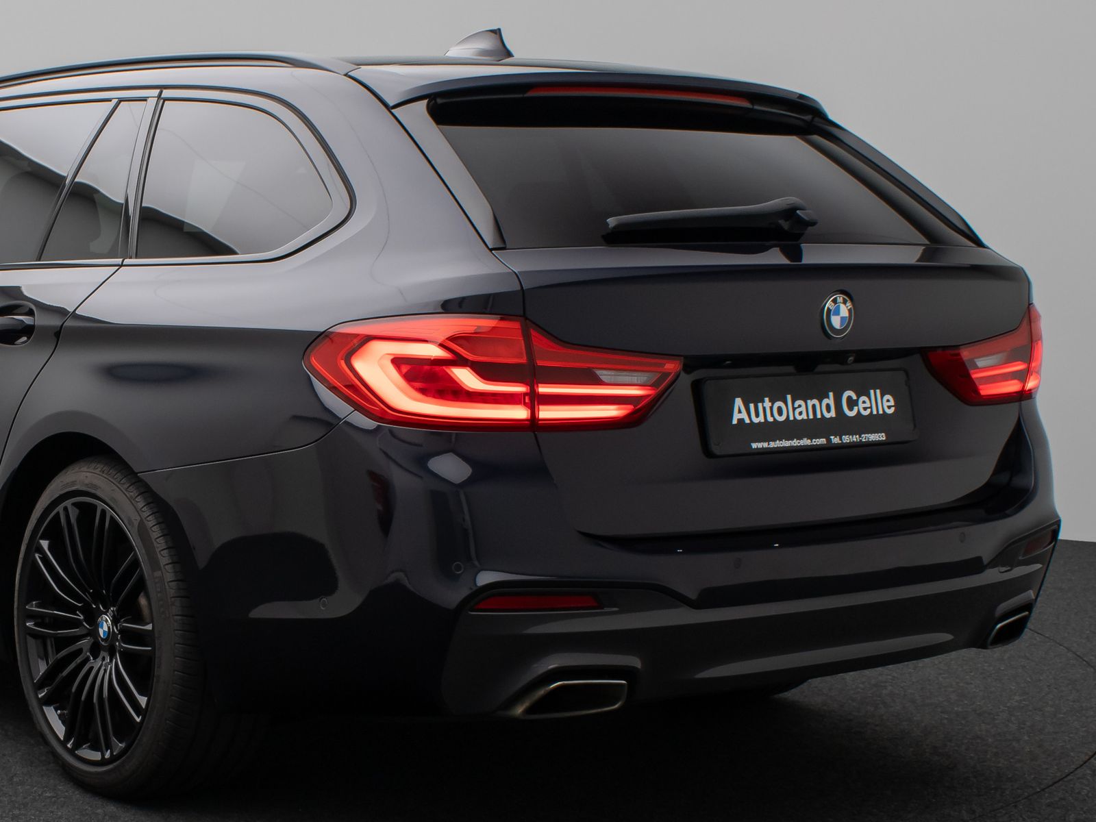 Fahrzeugabbildung BMW 540d xD M Sport Panorama 360°HUD SoftCl Massage